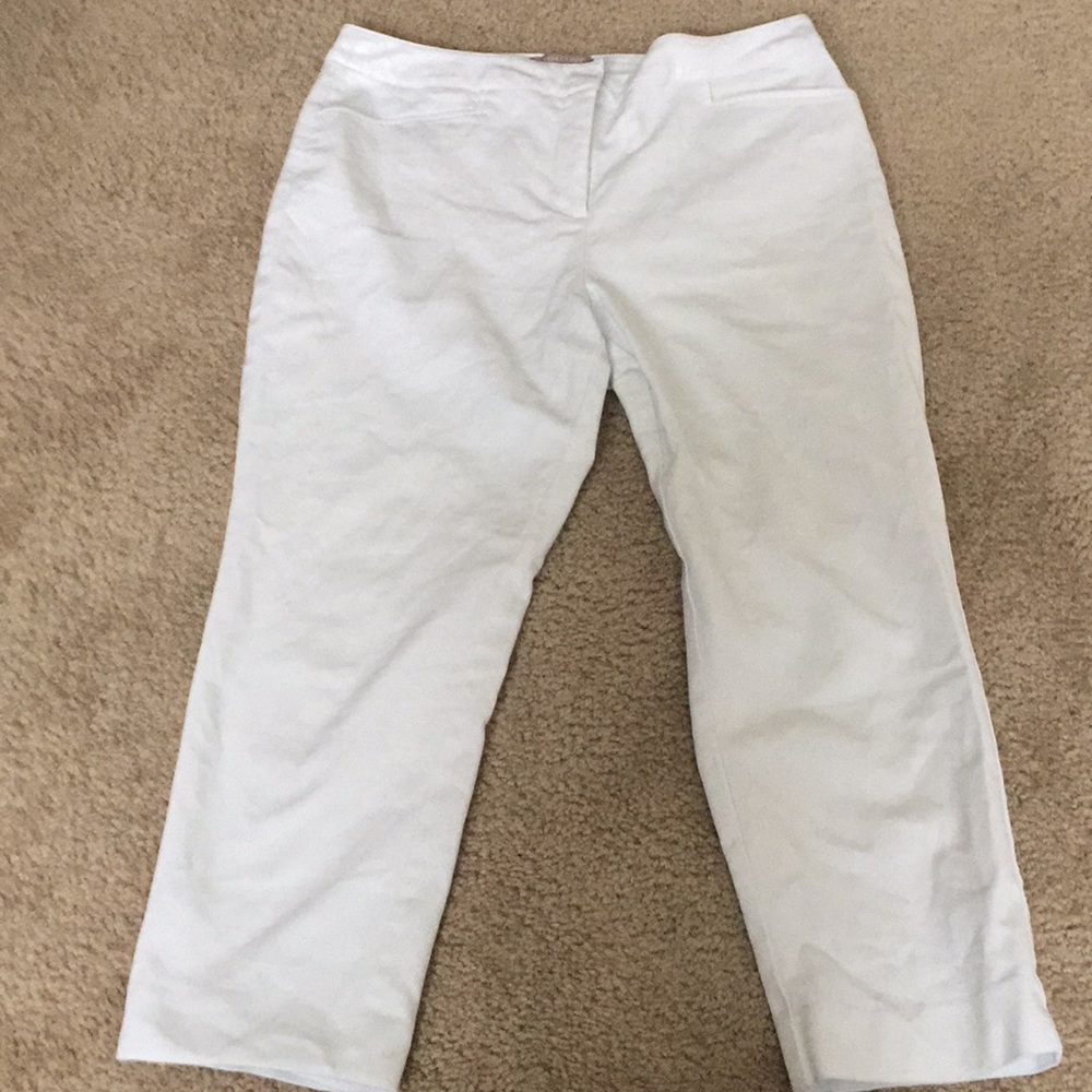 White cropped jeans